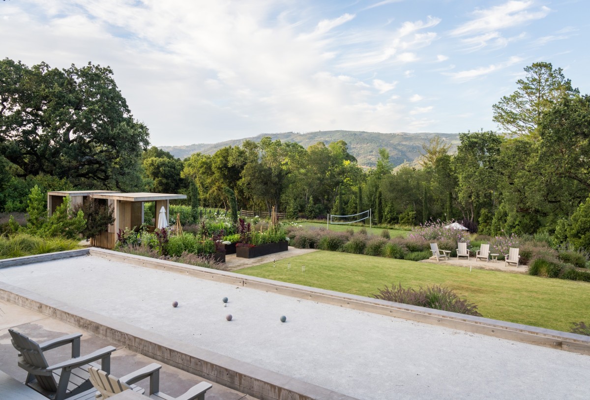 Rhodes_10_Bocce Bocce court and outdoor living space in a Napa Valley landscape design.